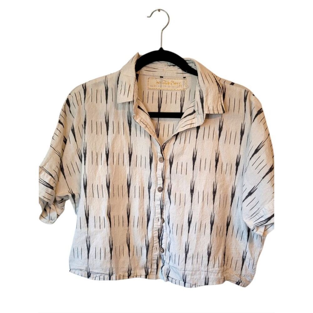 Jen's Pirate Booty Skull Rock Light Beige Button-Up Crop Shirt Size XS